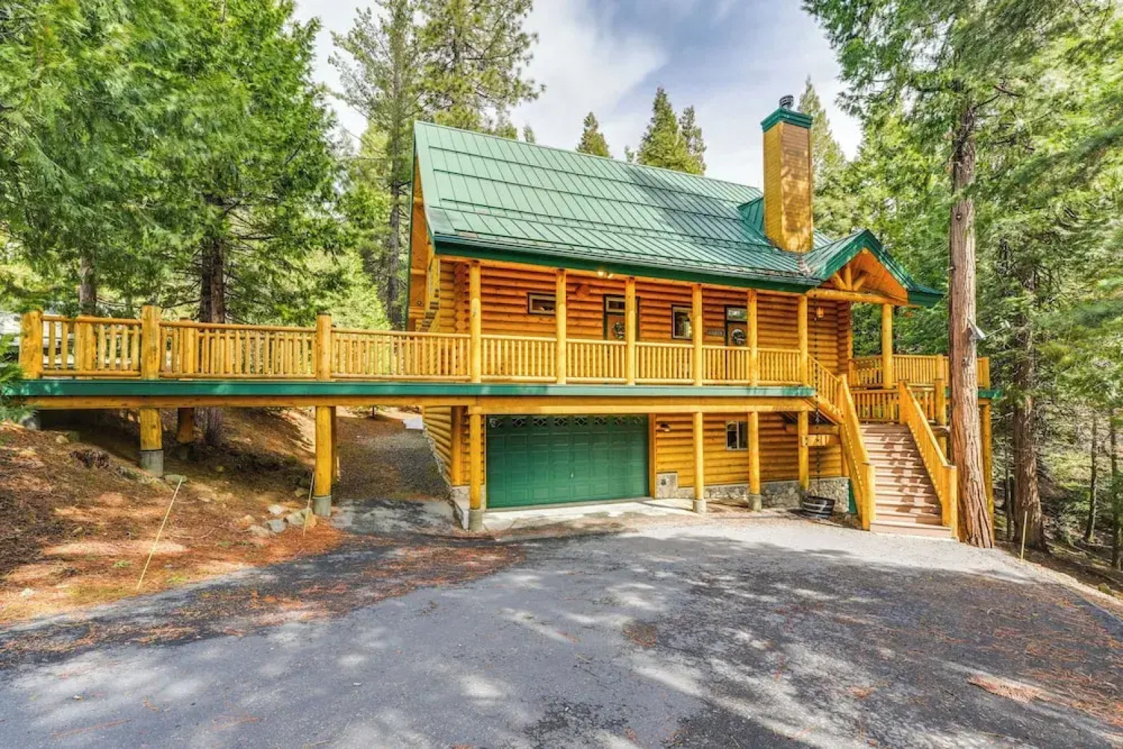 Mountain Cabin w/ Hot Tub: 4 Mi to Shaver Lake!