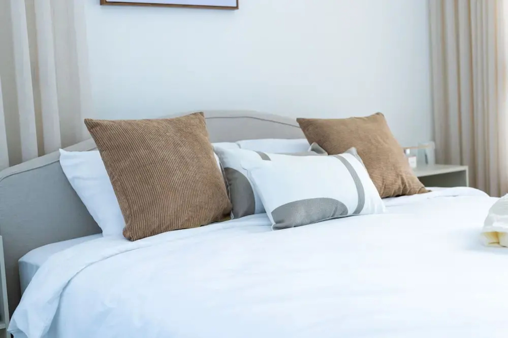 SeaFront Luxurious 3 BR Apartment