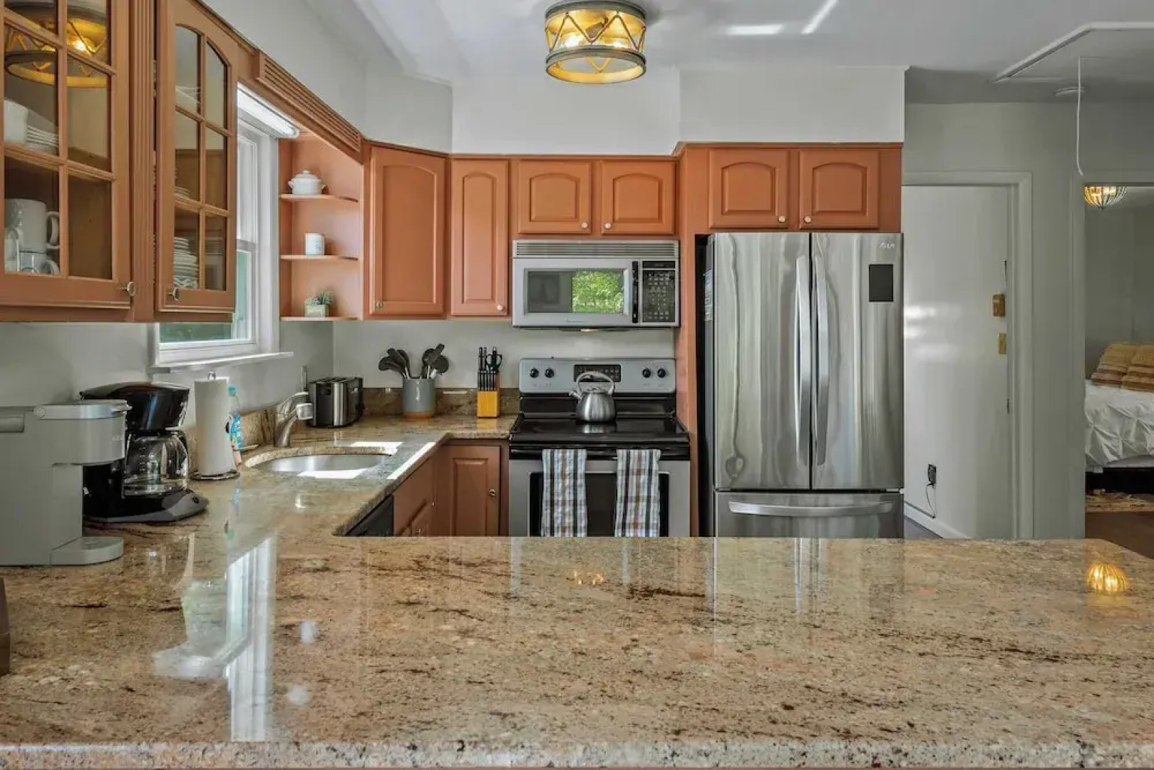 Lake It Right by Avantstay Lakefront w/ Dock, Hot Tub, Fire Pit & Game Room