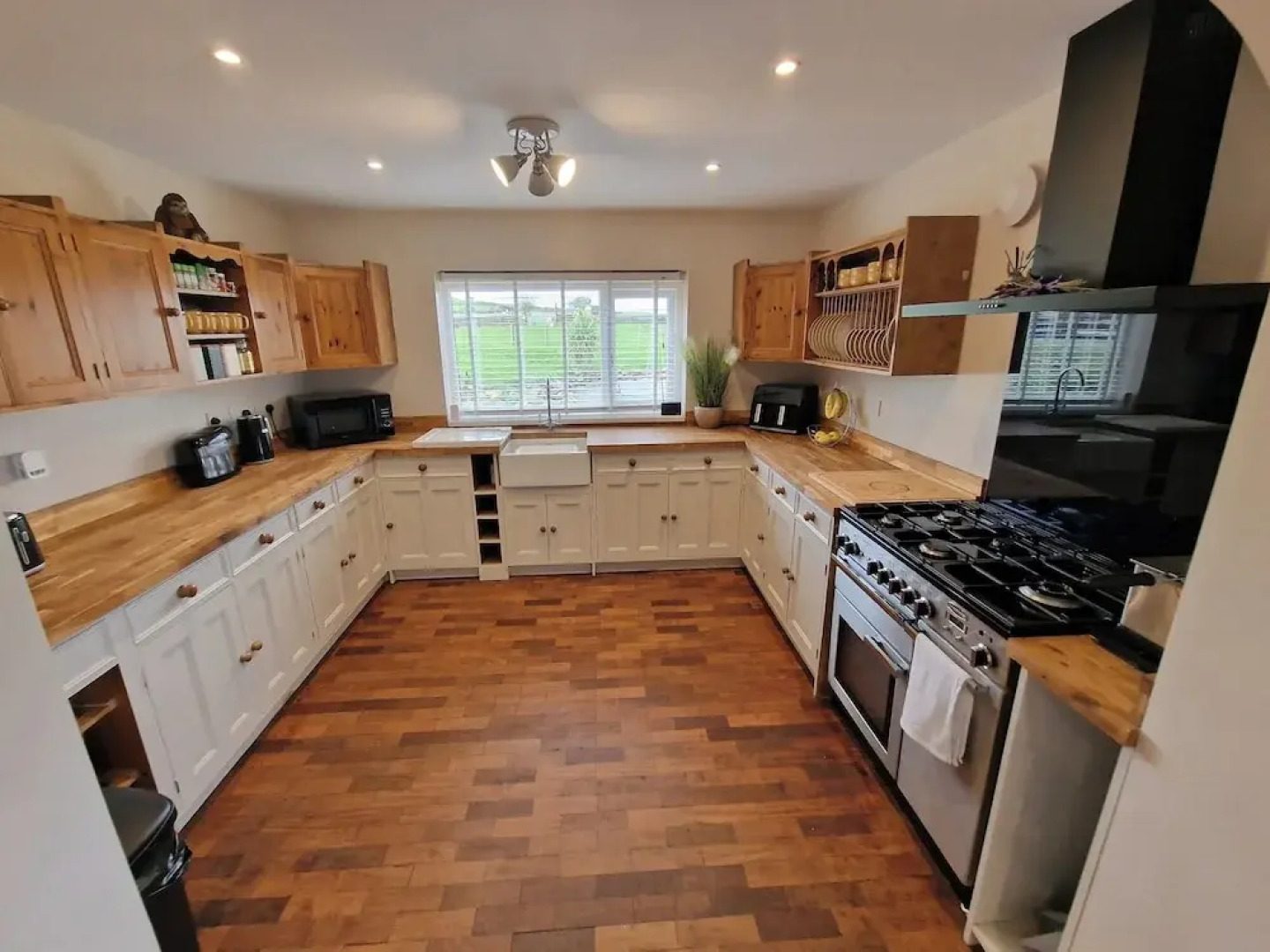 Seaside Escape at Ty Bugail - Holyhead