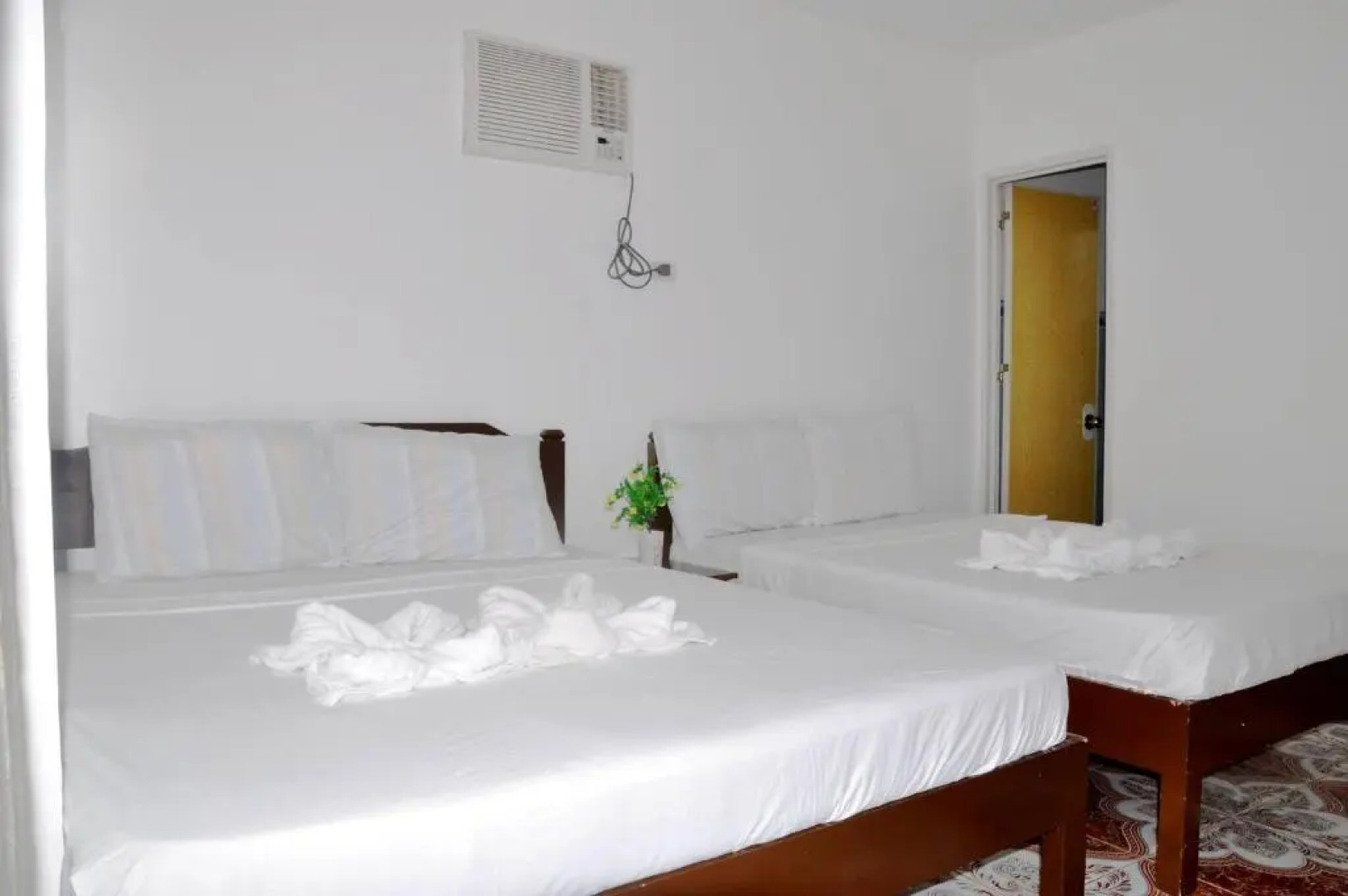 Nanette's Tourist Inn