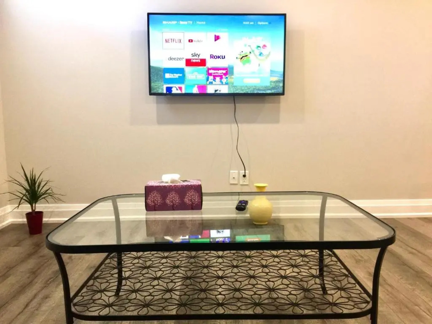 Charming, Comfortable Apartment in Pickering