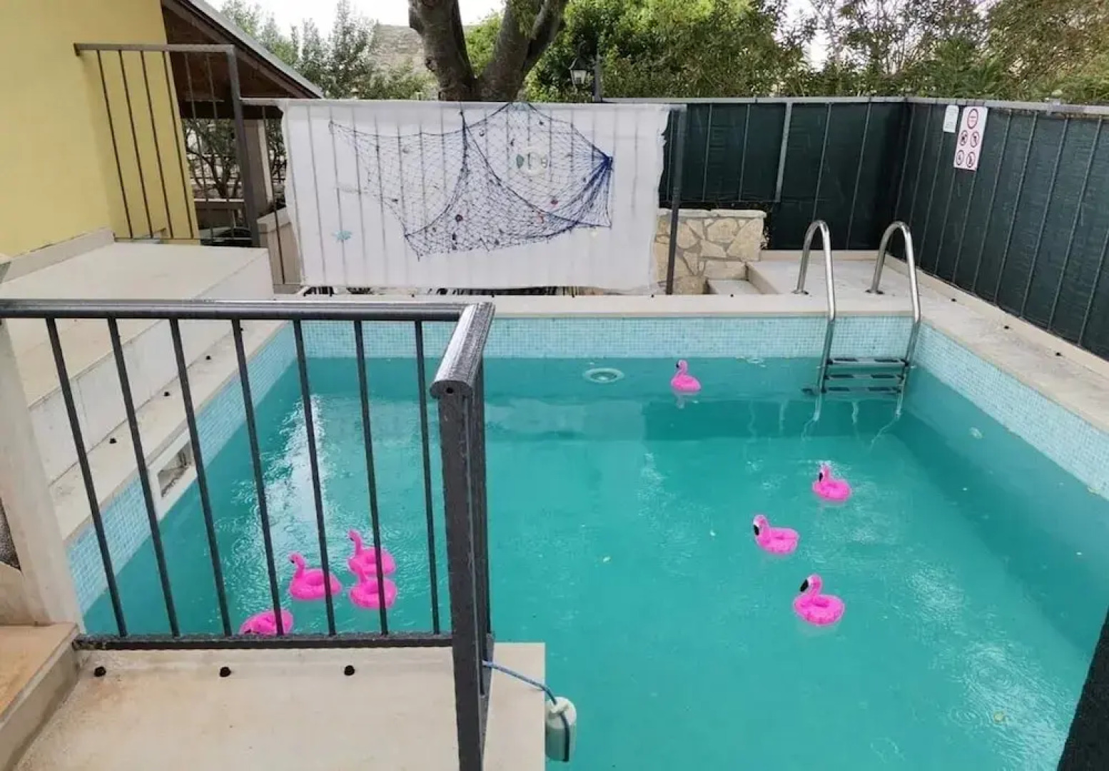 Niksi - With Pool - H