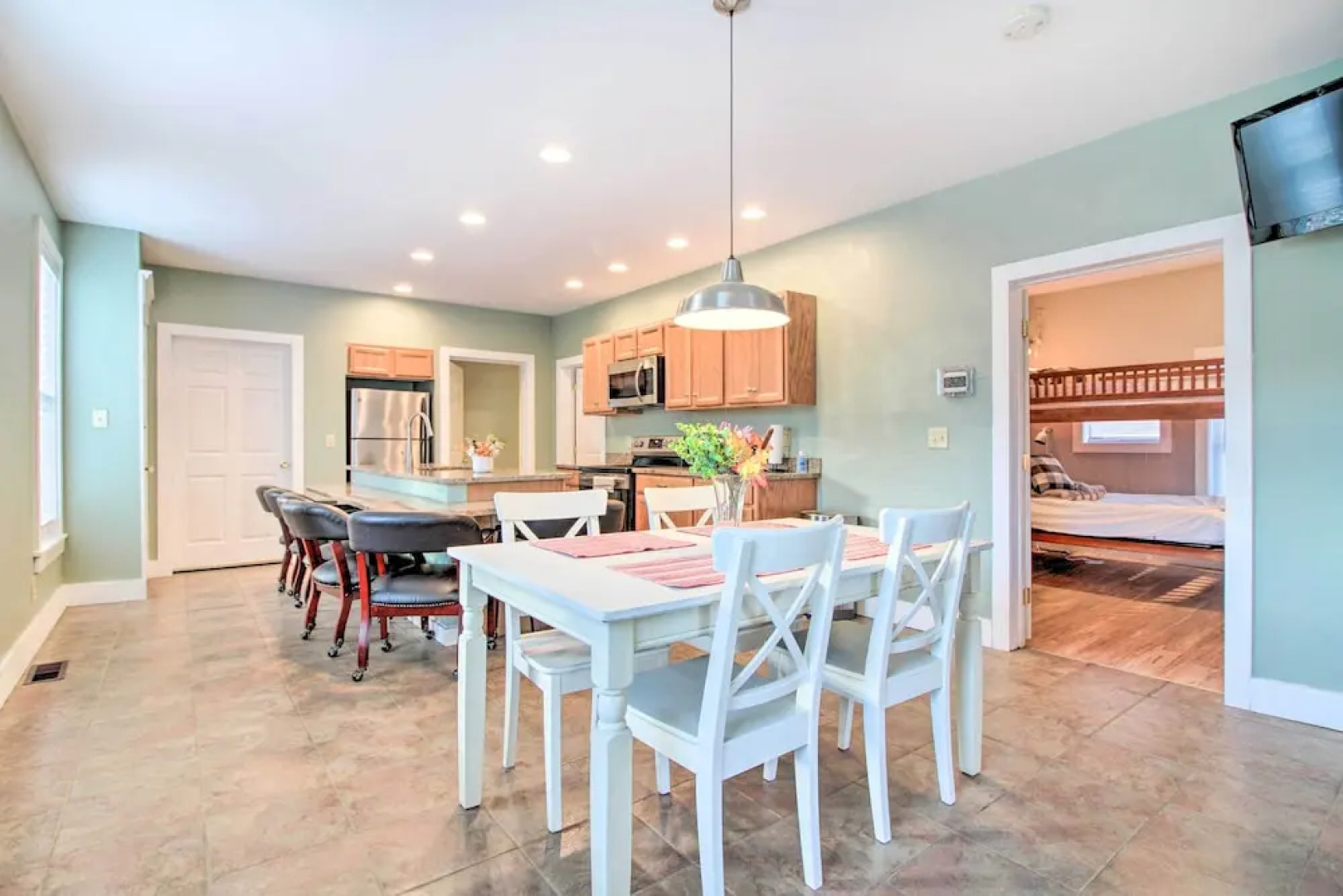 Comfy Ludlow Apartment ~ 3 Mi to Okemo Resort