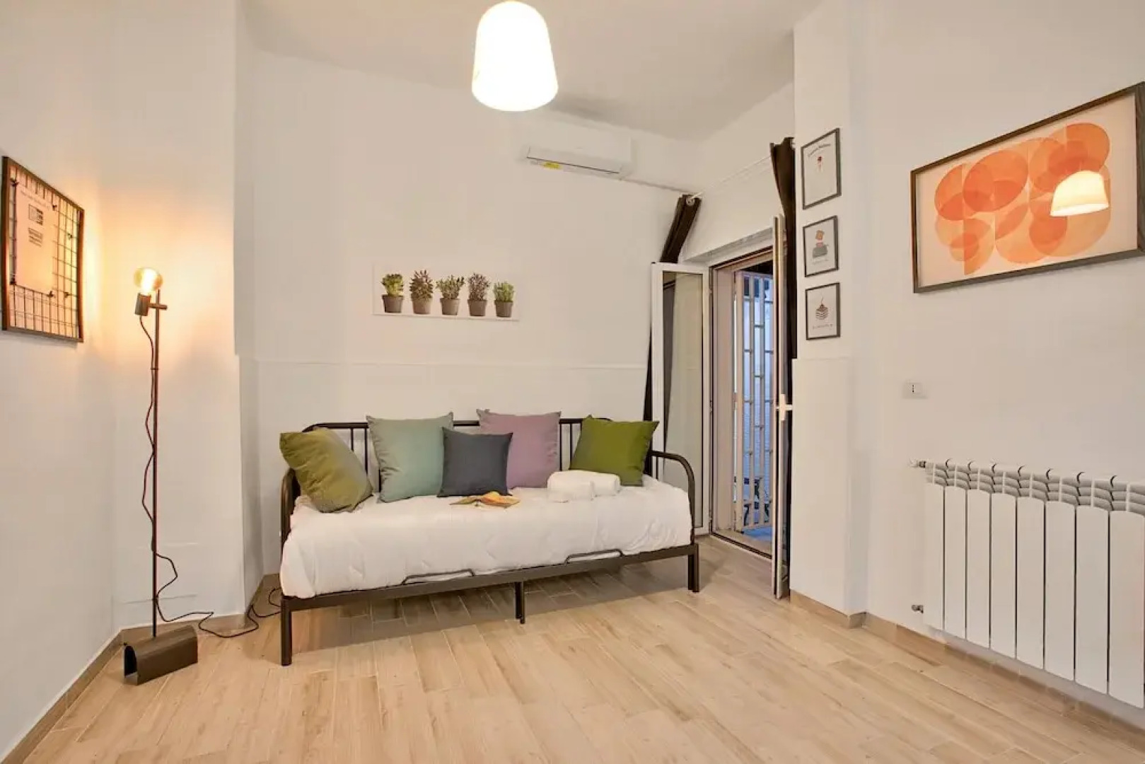 Ravanas 314 Bari Near Station