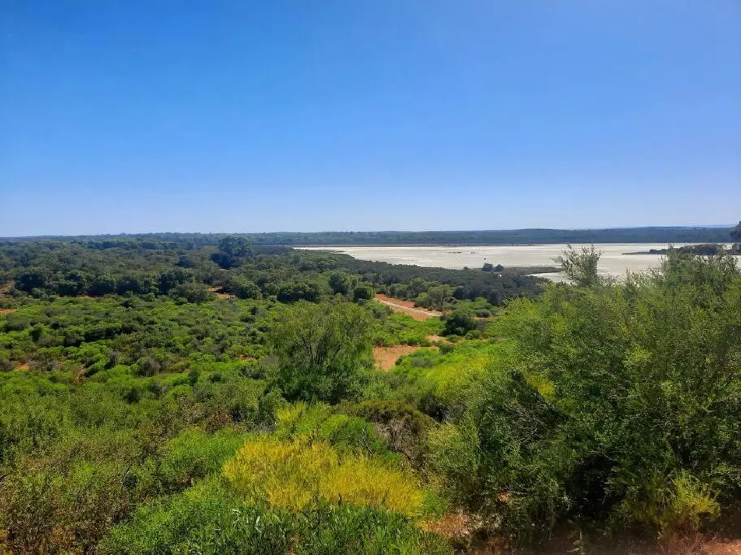 South-West getaway! Pool, tennis & Foxtel