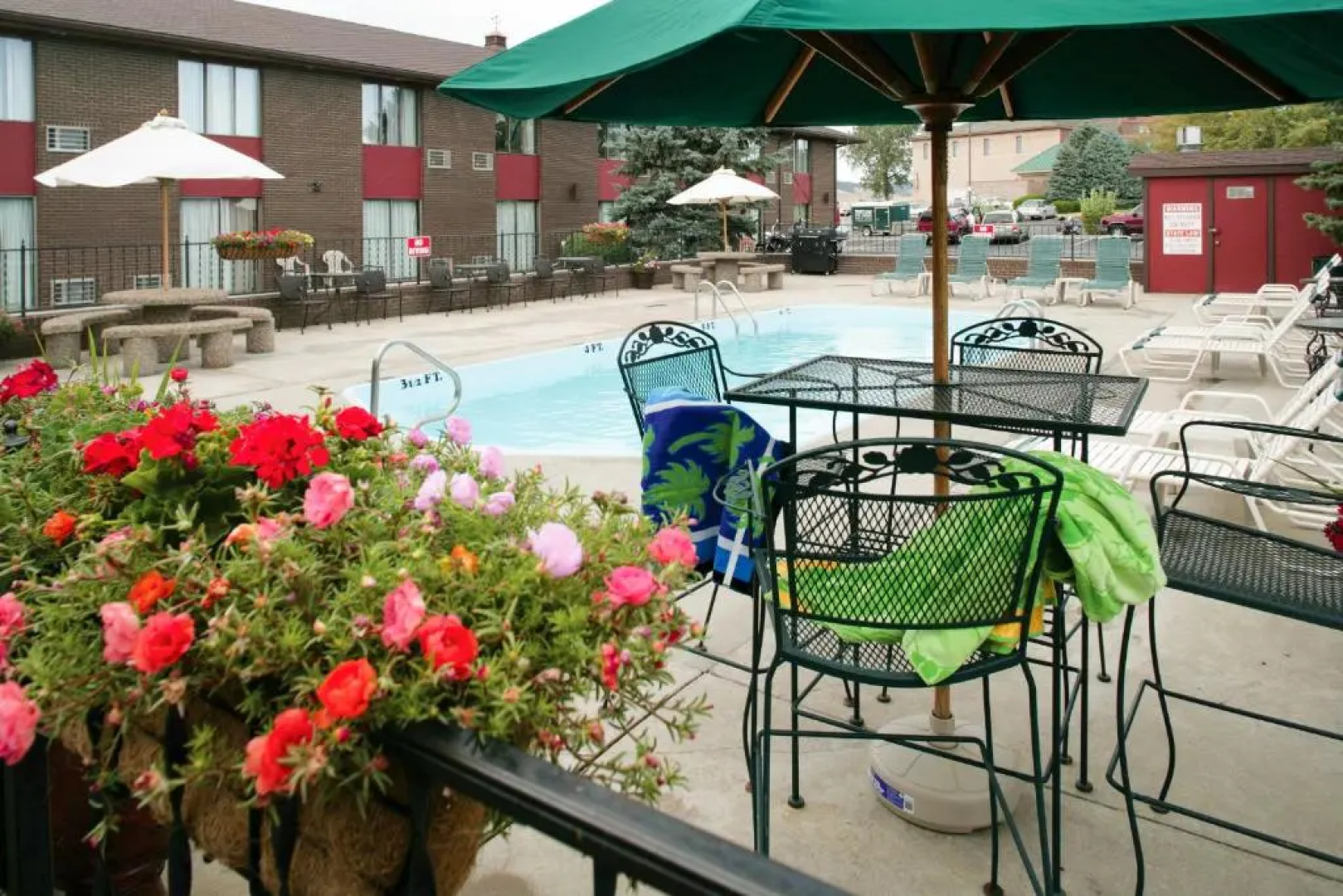 Foothills Inn