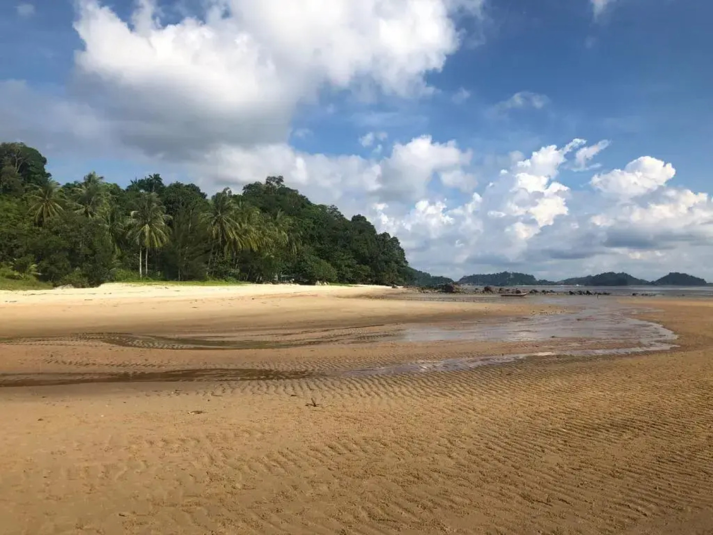 Santubong Suites B Just Like Home Damai