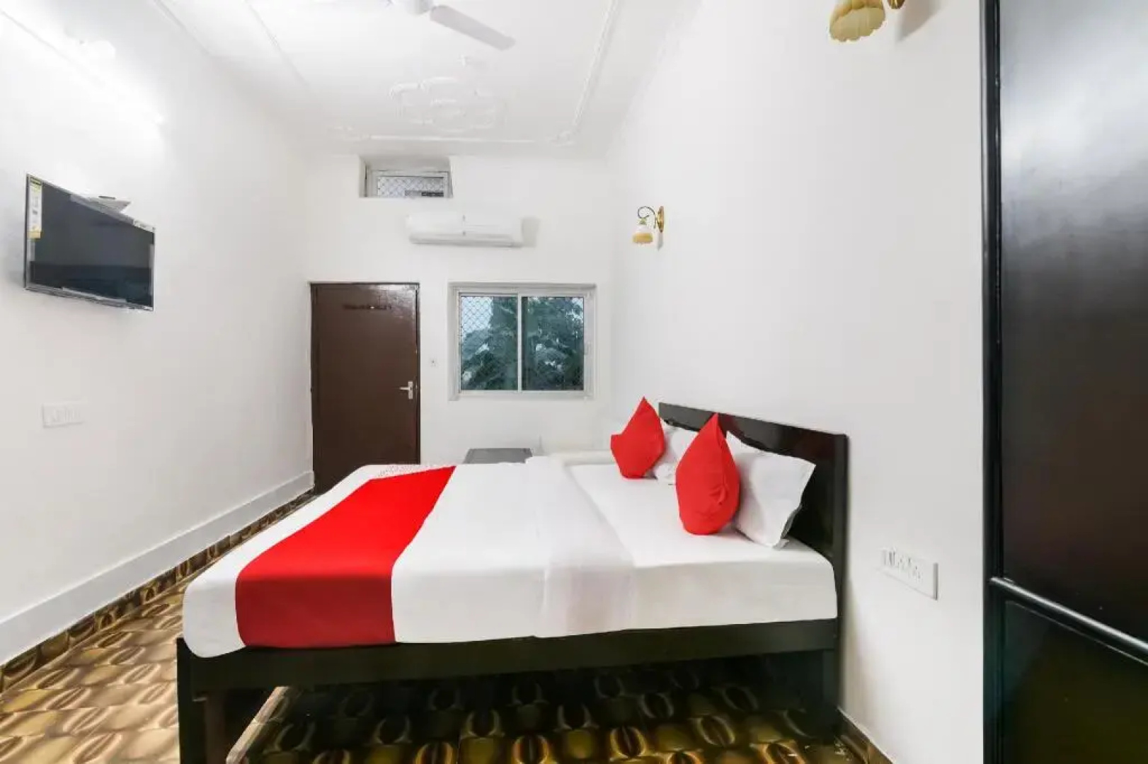 Hotel Kavyanjali by OYO Rooms