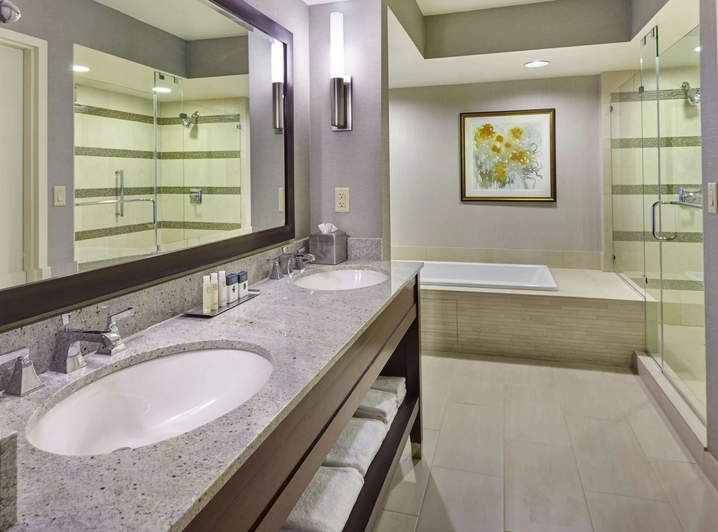 DoubleTree by Hilton Washington DC - Crystal City