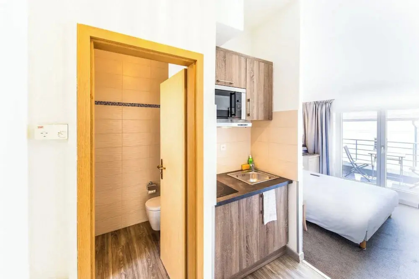 Modern Apartment - AC- 1br-2p- Geneva