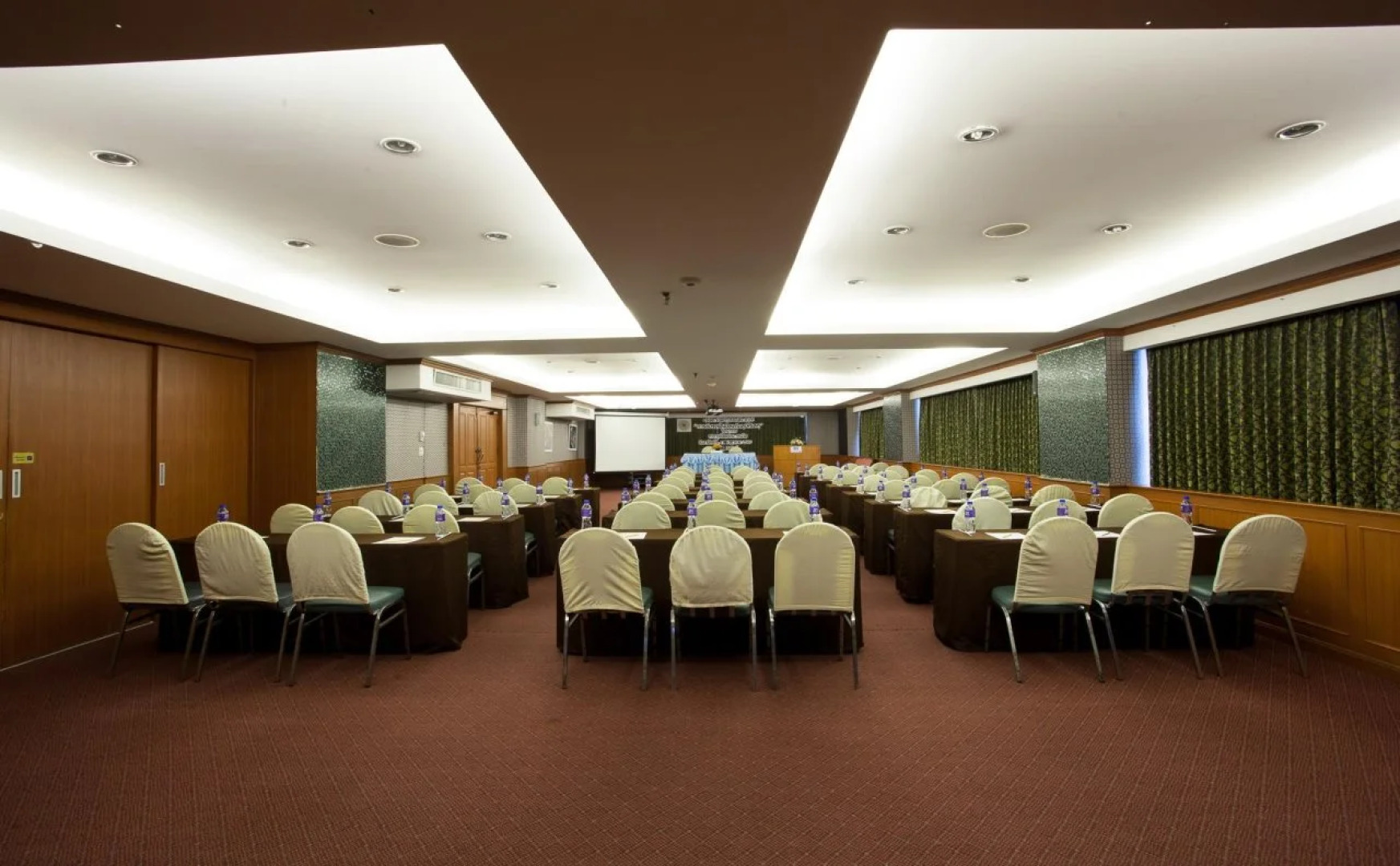 Bay Hotel Srinakarin