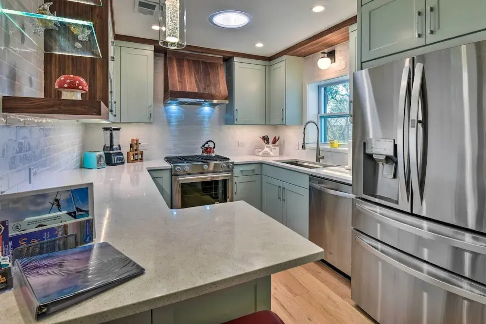 Emerald Coast Vacation Rental: 1 Mi to Beach