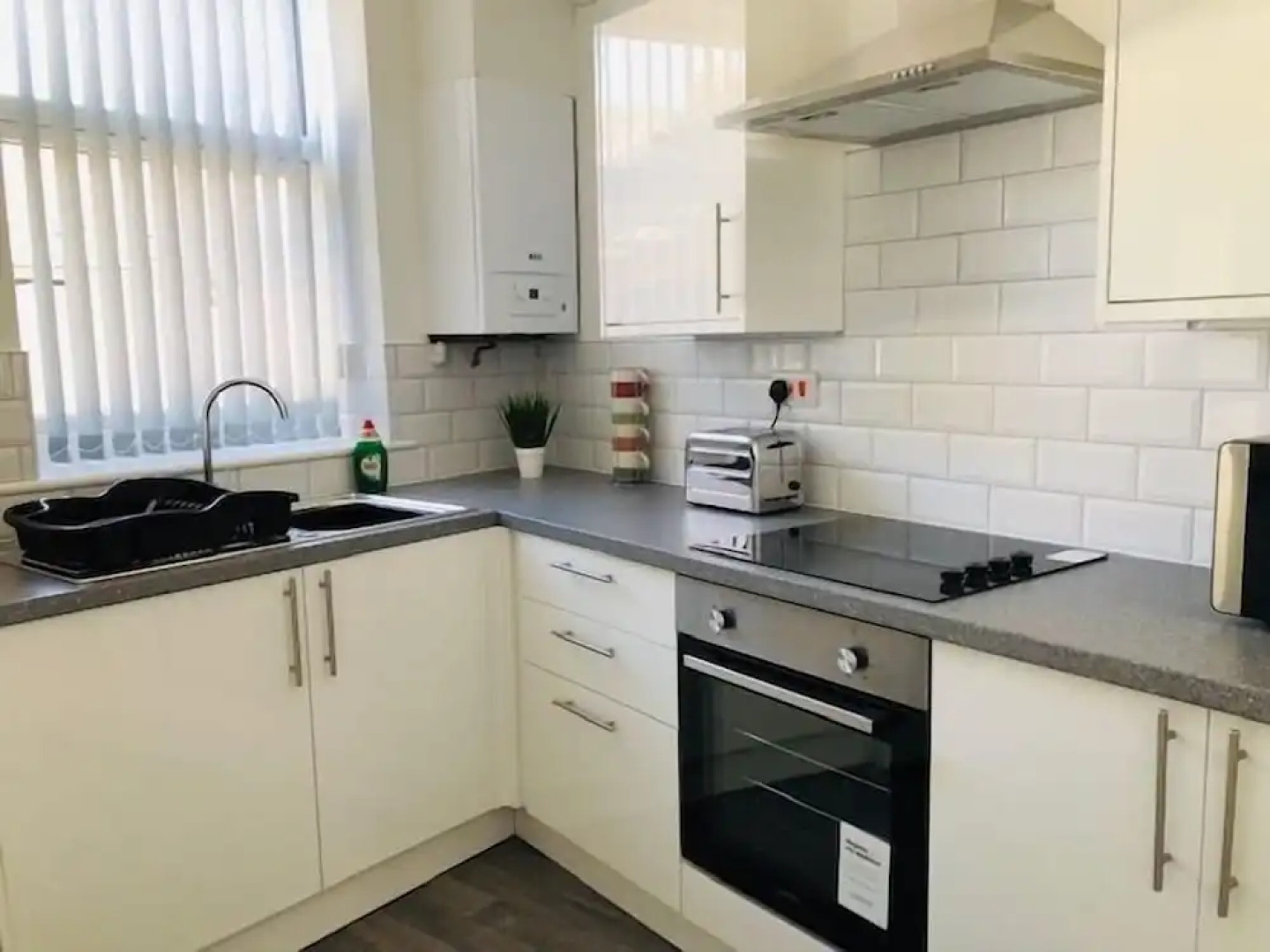 Townhouse @ 51 Balfour St -stoke