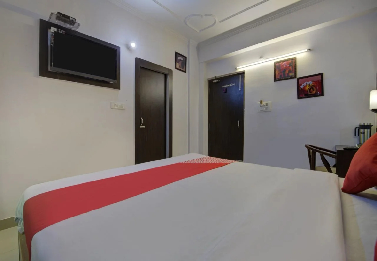 Hotel Mani International