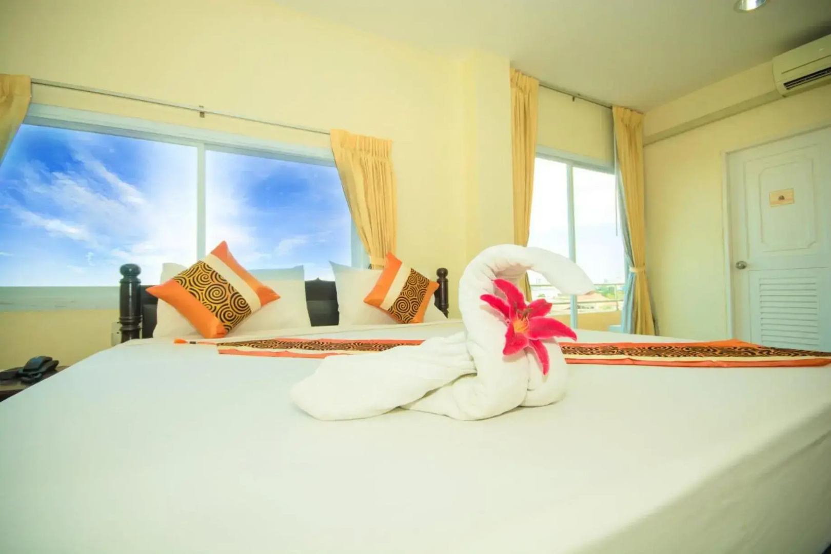 Submukdaphoomplace Hotel