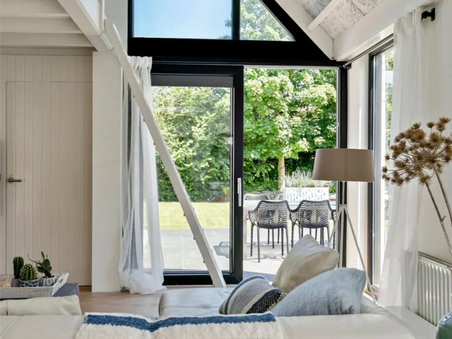 Stylish Holiday Home in Ouddorp near Beach