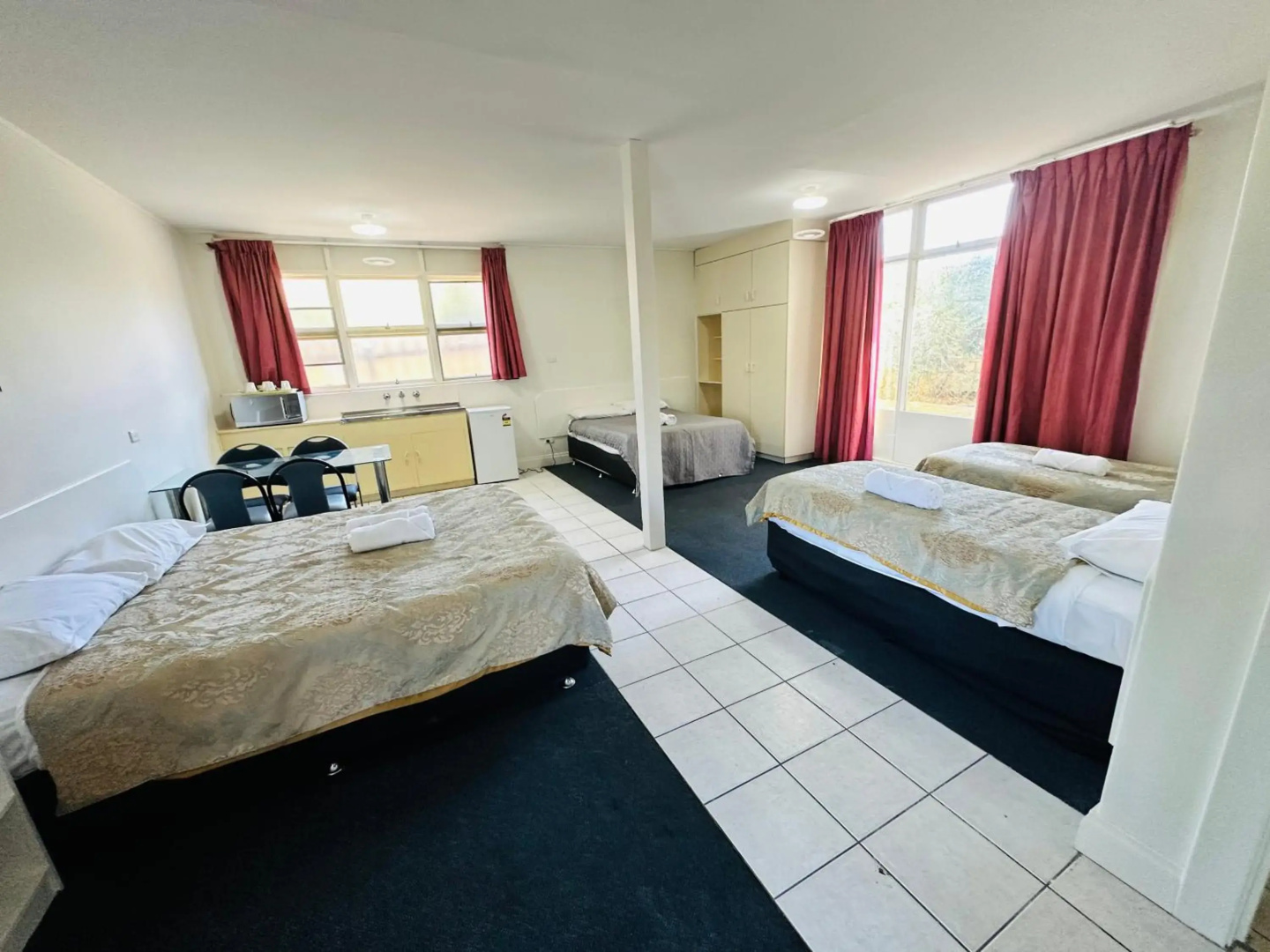 Jacksons Motor Inn