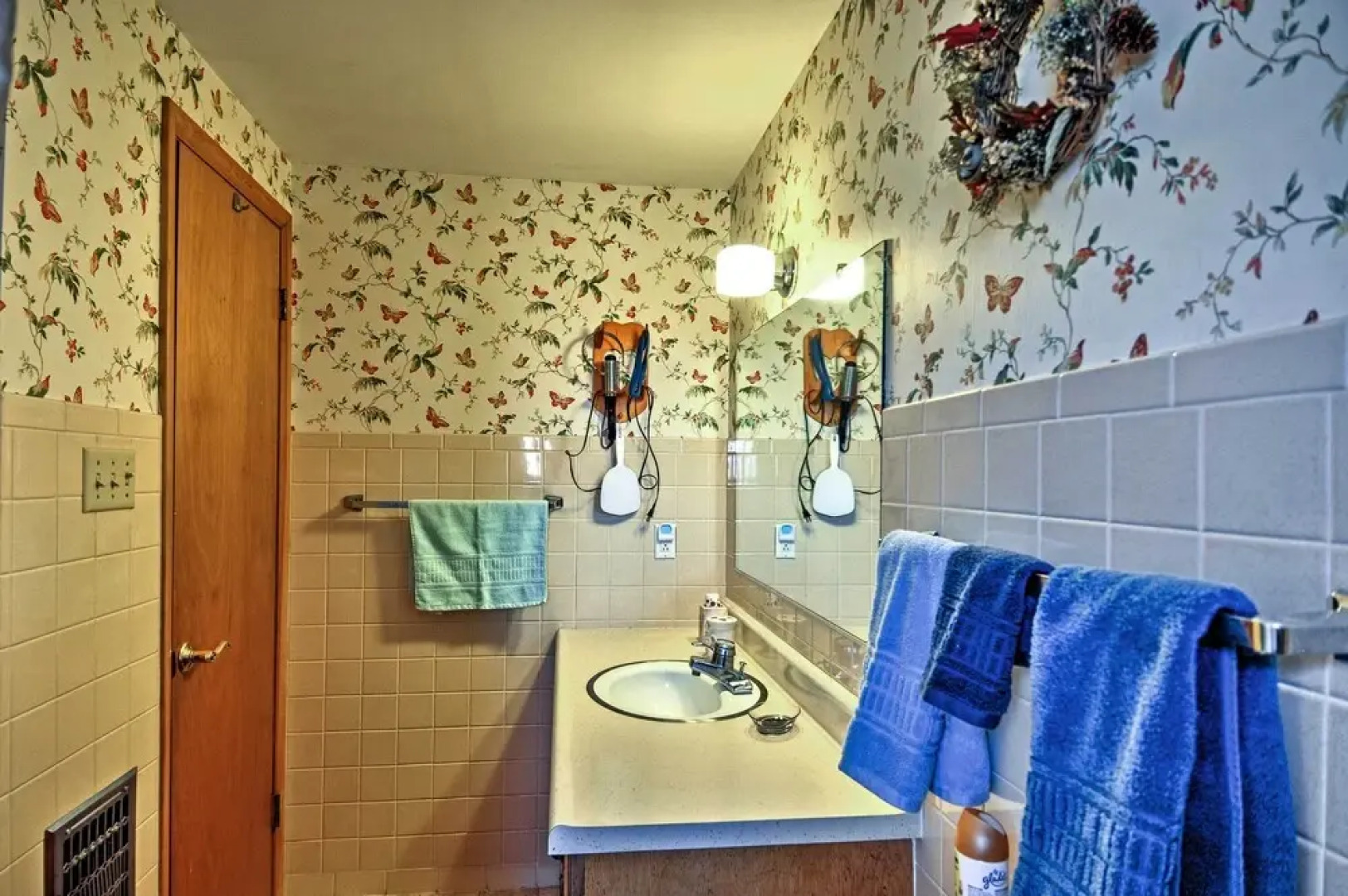 South Fork Log Cabin w/ Beautiful Mountain Views!