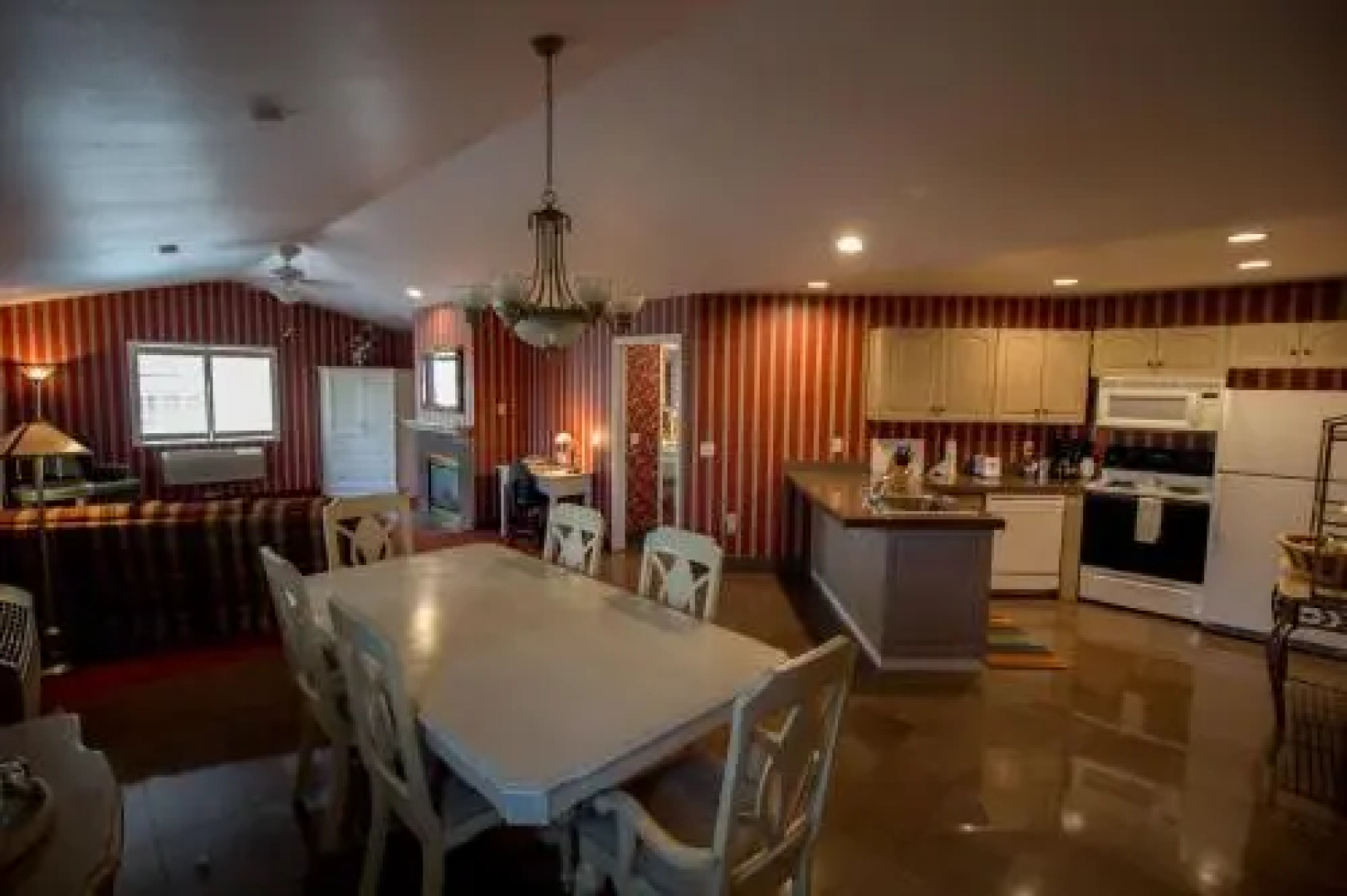 Grass Valley Courtyard Suites