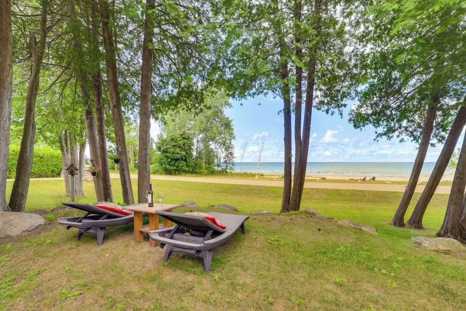 Upscale Earl Young Charlevoix Cottage w/ Deck!