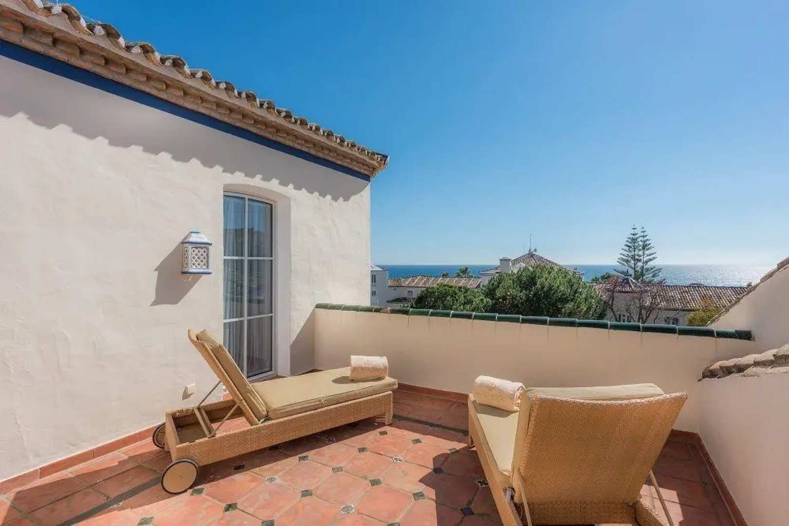 Healthouse Apartments