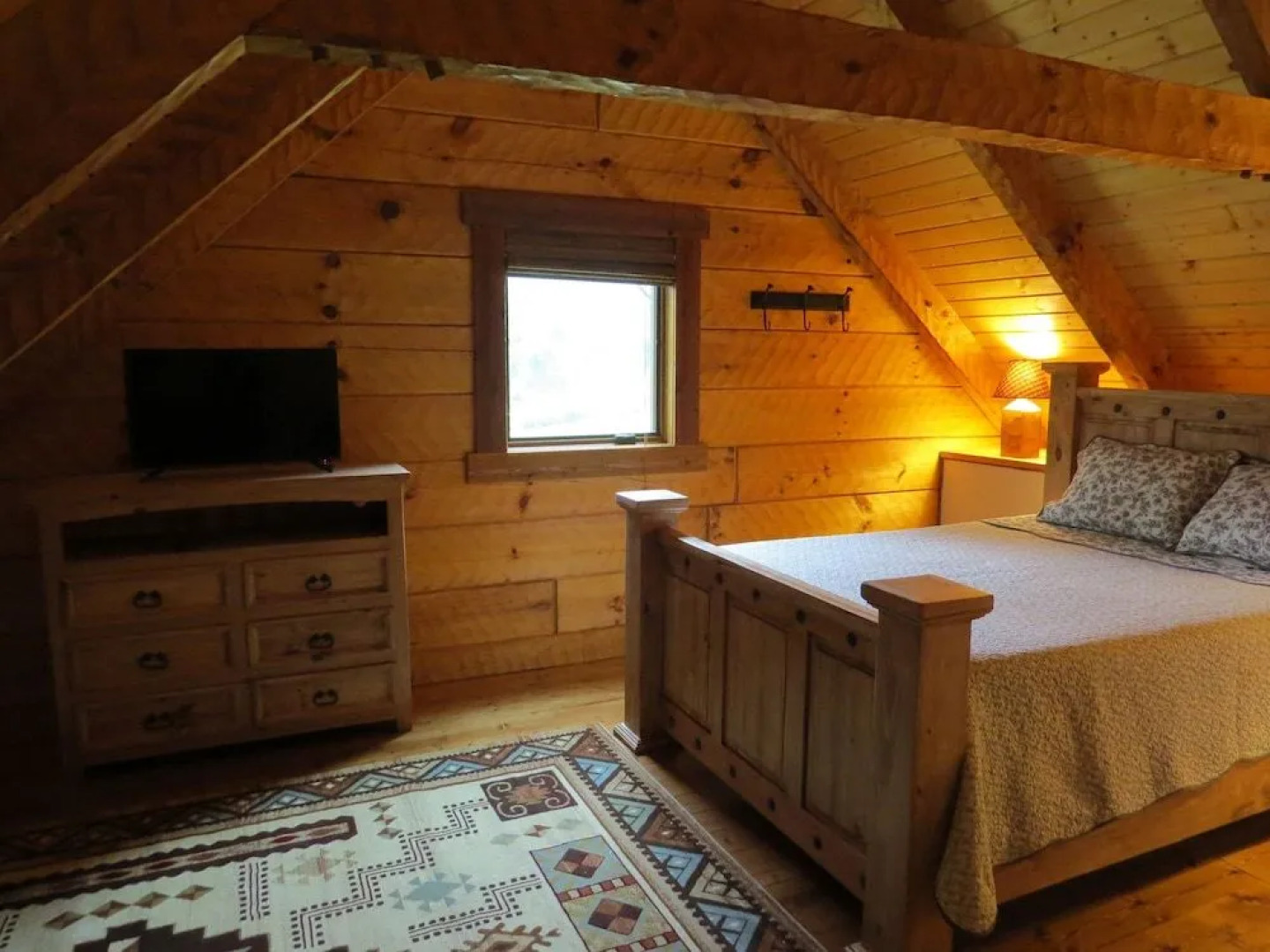 Southern Comfort Lakeside Cabin Resort