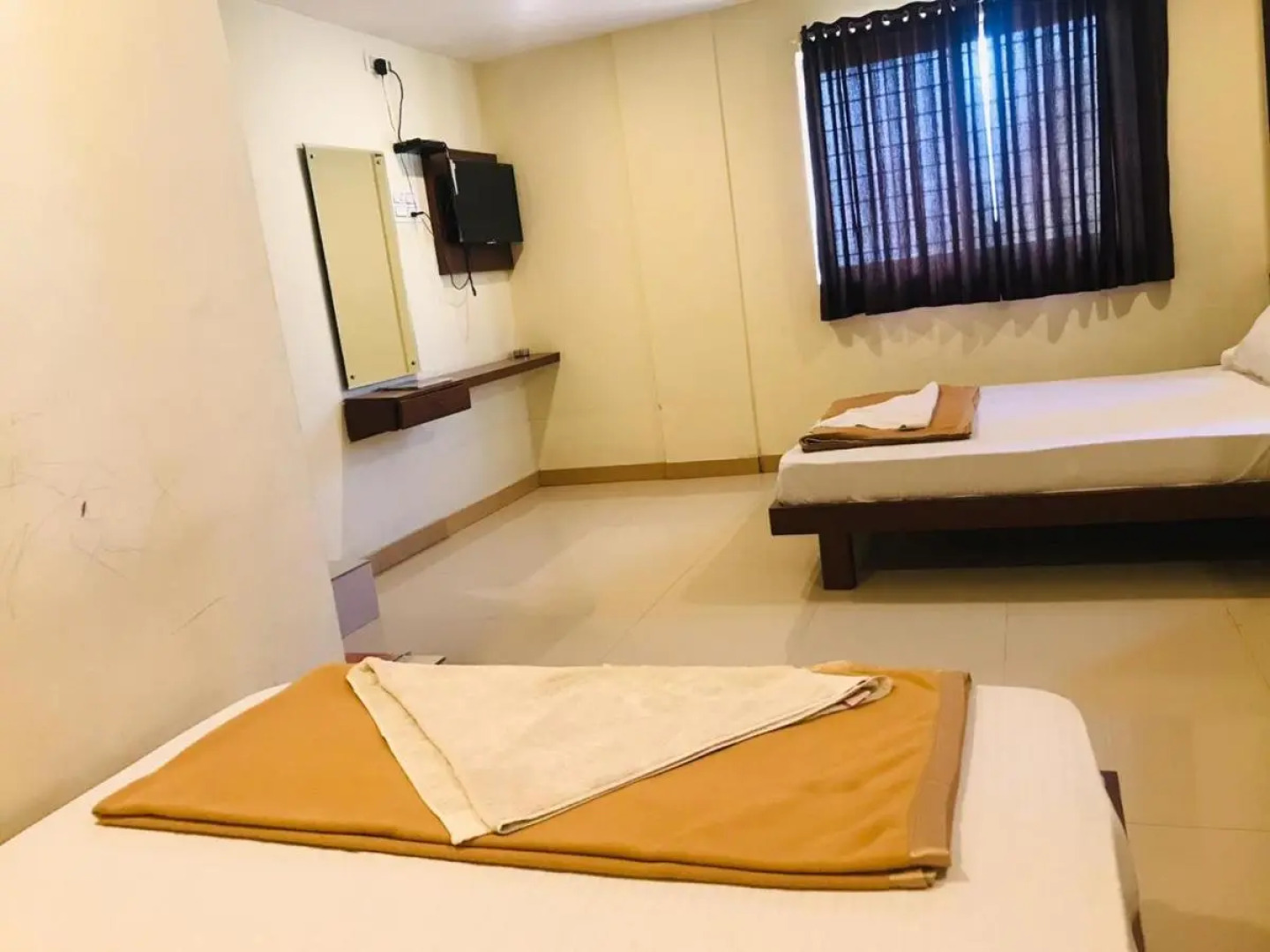 STAYMAKER Bright Palace Residency