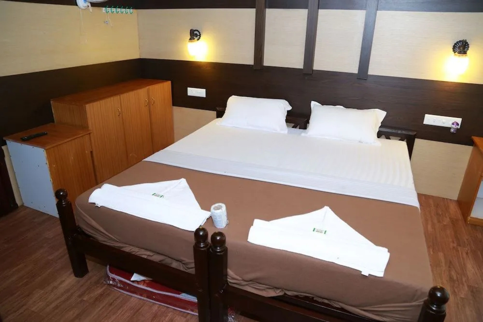 Tharangini Houseboats