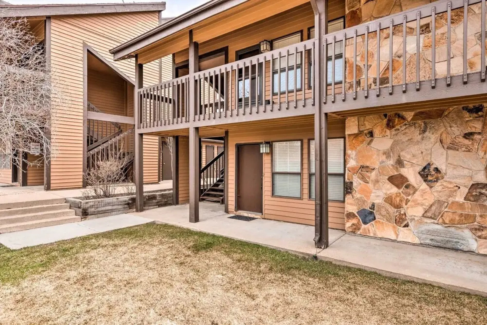 Chic Eden Condo w/ Pool Access < 5 Mi to Ski!