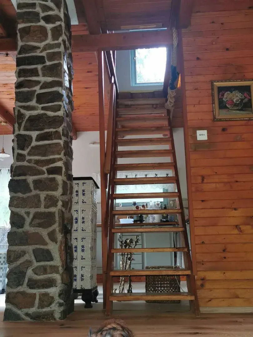 Sunny Wooden House on Creek, 30 Minutes Prague