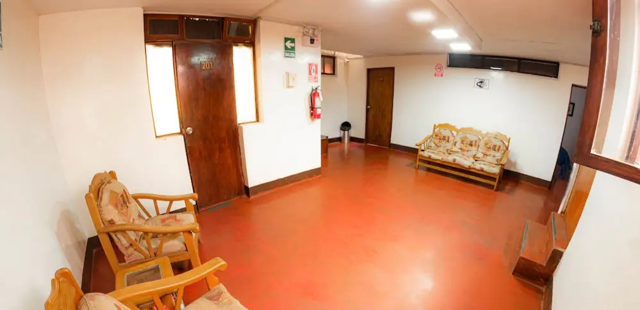 Los Esteros Hostal