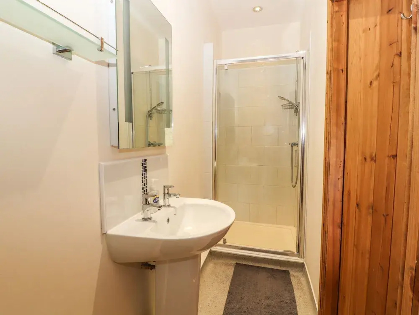 Maestyddyn Farm House