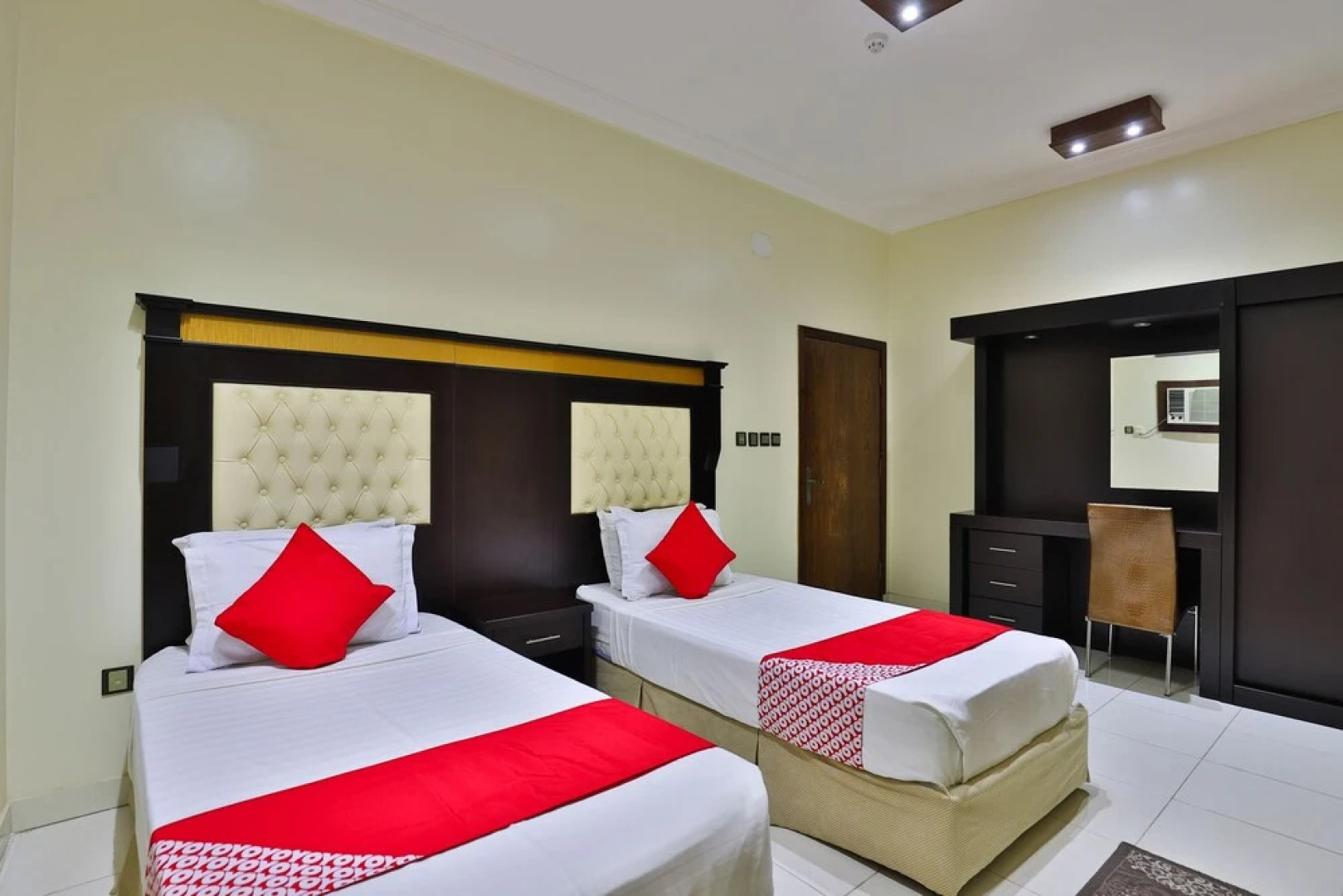 OYO 272 Luluat Yanbu