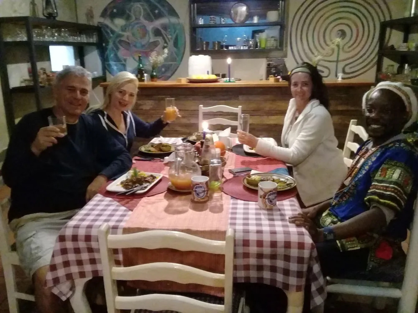 Stone Circle Lodge & Backpackers