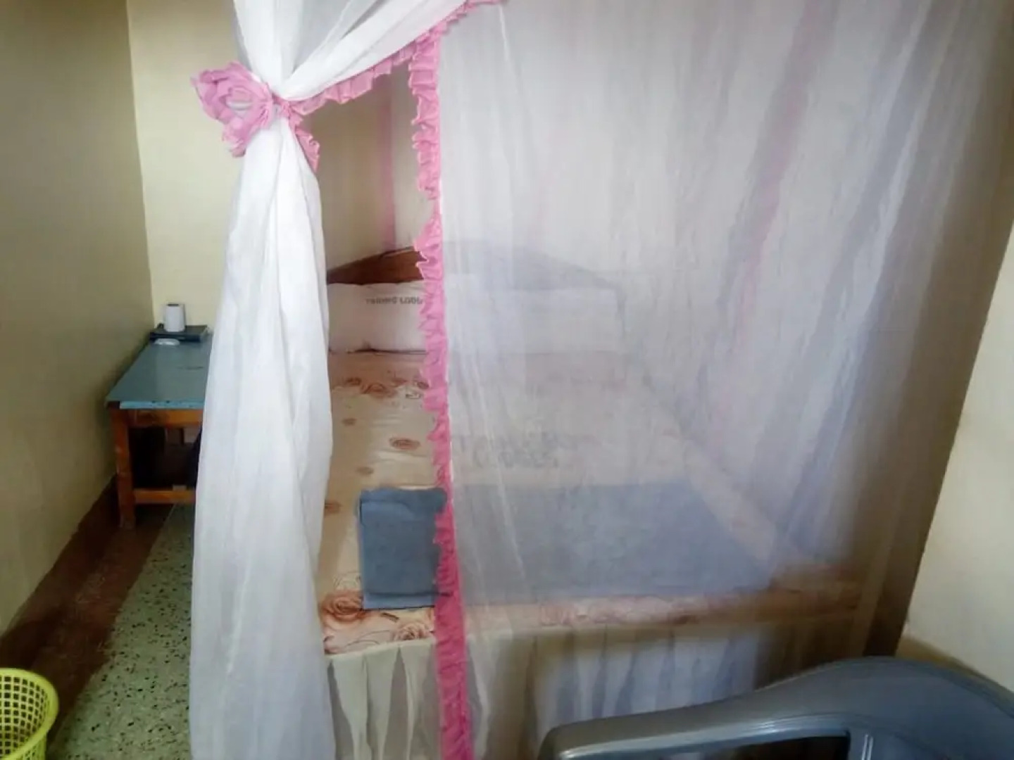 Tarino Bar And Lodging