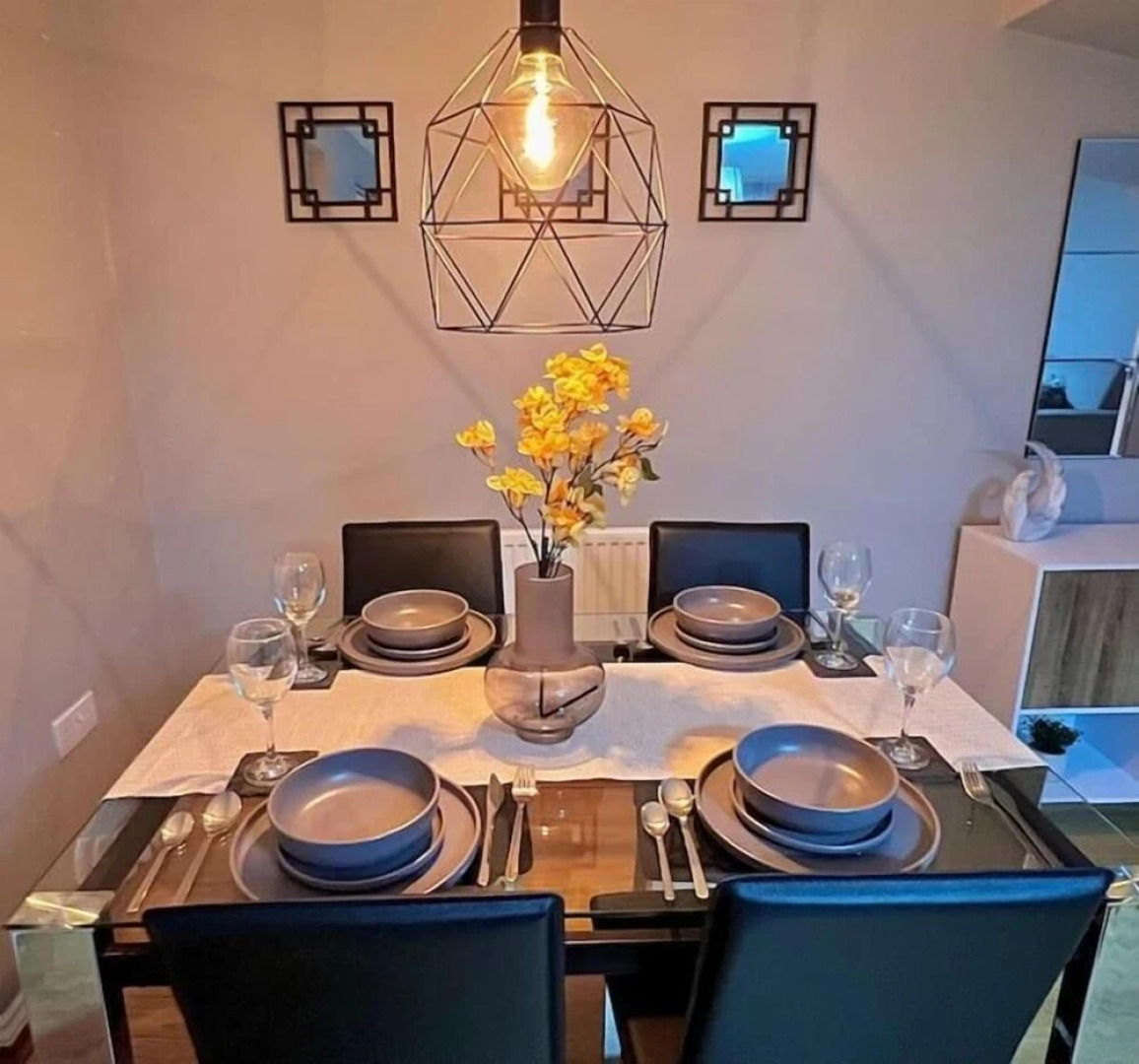 Modern 3 BR House for Contractors