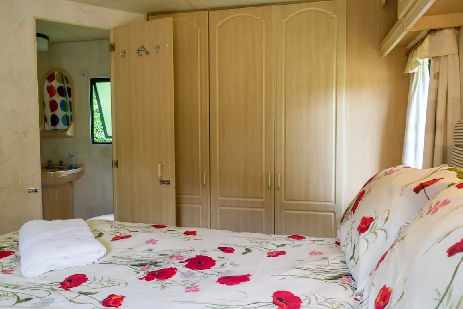 Tadpole Retreat:sleeps 4, Kitchen, Bathroom&lounge