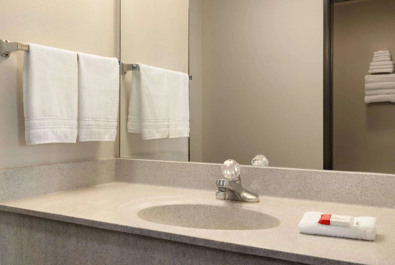 Super 8 by Wyndham Bethany MO