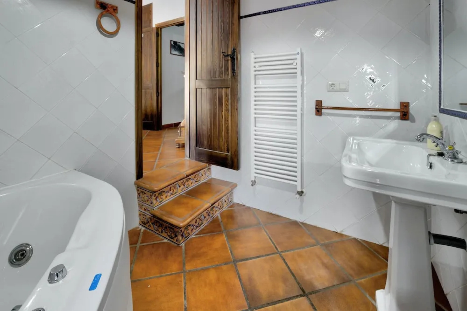 Villa With 6 Bedrooms in Puebla de Don Rodrigo, With Wonderful Mountain View, Private Pool and Furnished Balcony