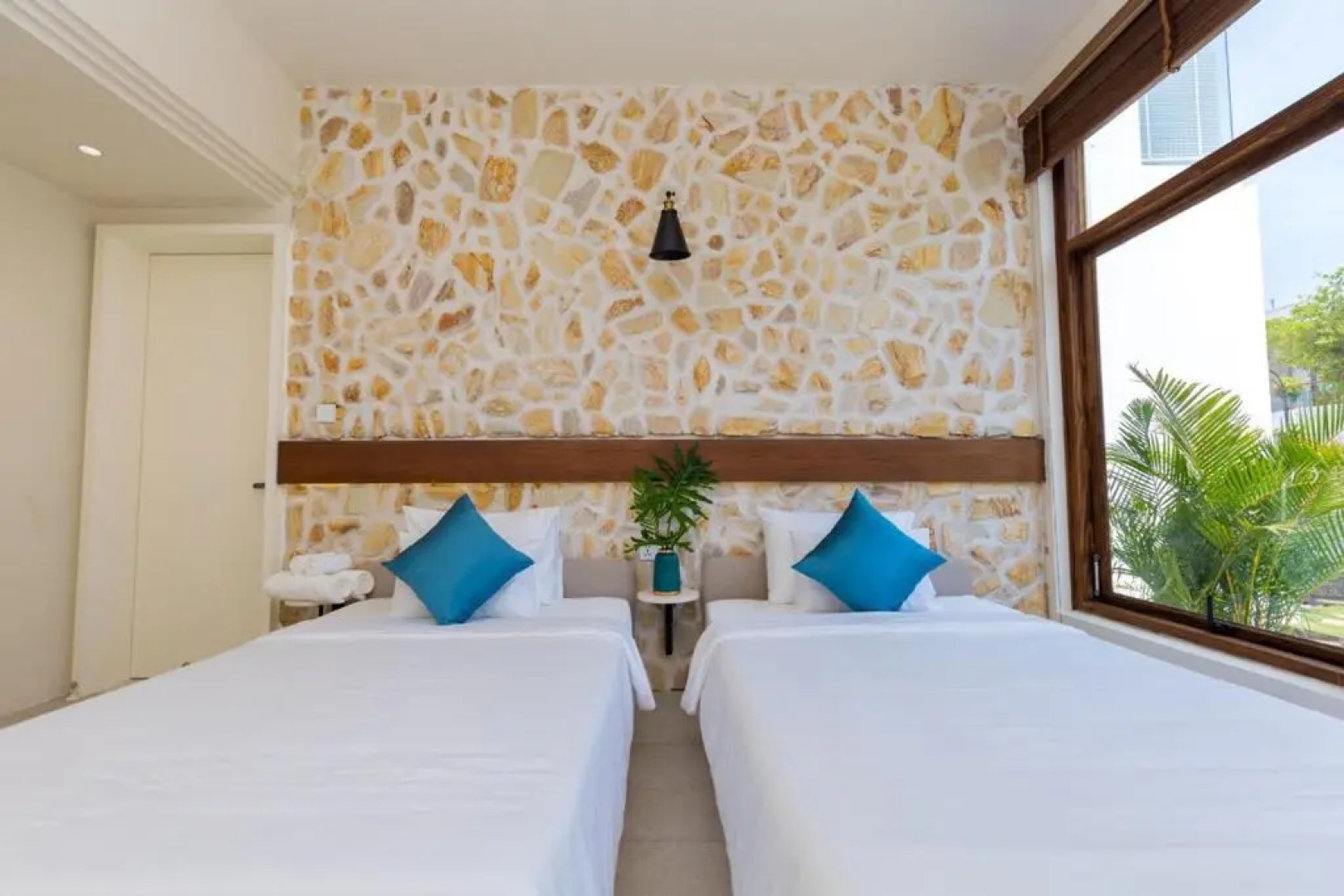 Aria Resort - BlueShaphire Can ho nghi duong co ha boi va bai tam rieng