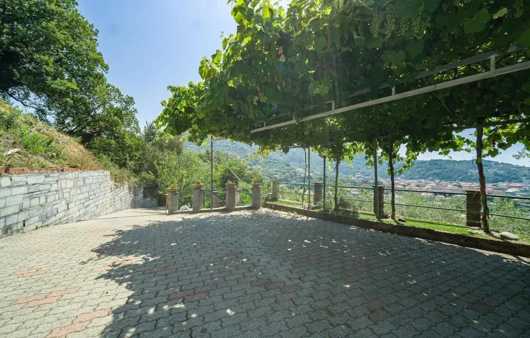 Amazing Home in Chiavari With Outdoor Swimming Pool, 5 Bedrooms and Wifi