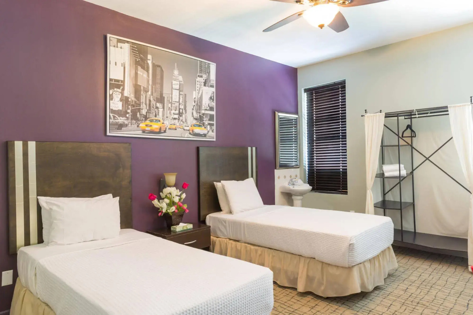 Broadway Hotel and Hostel