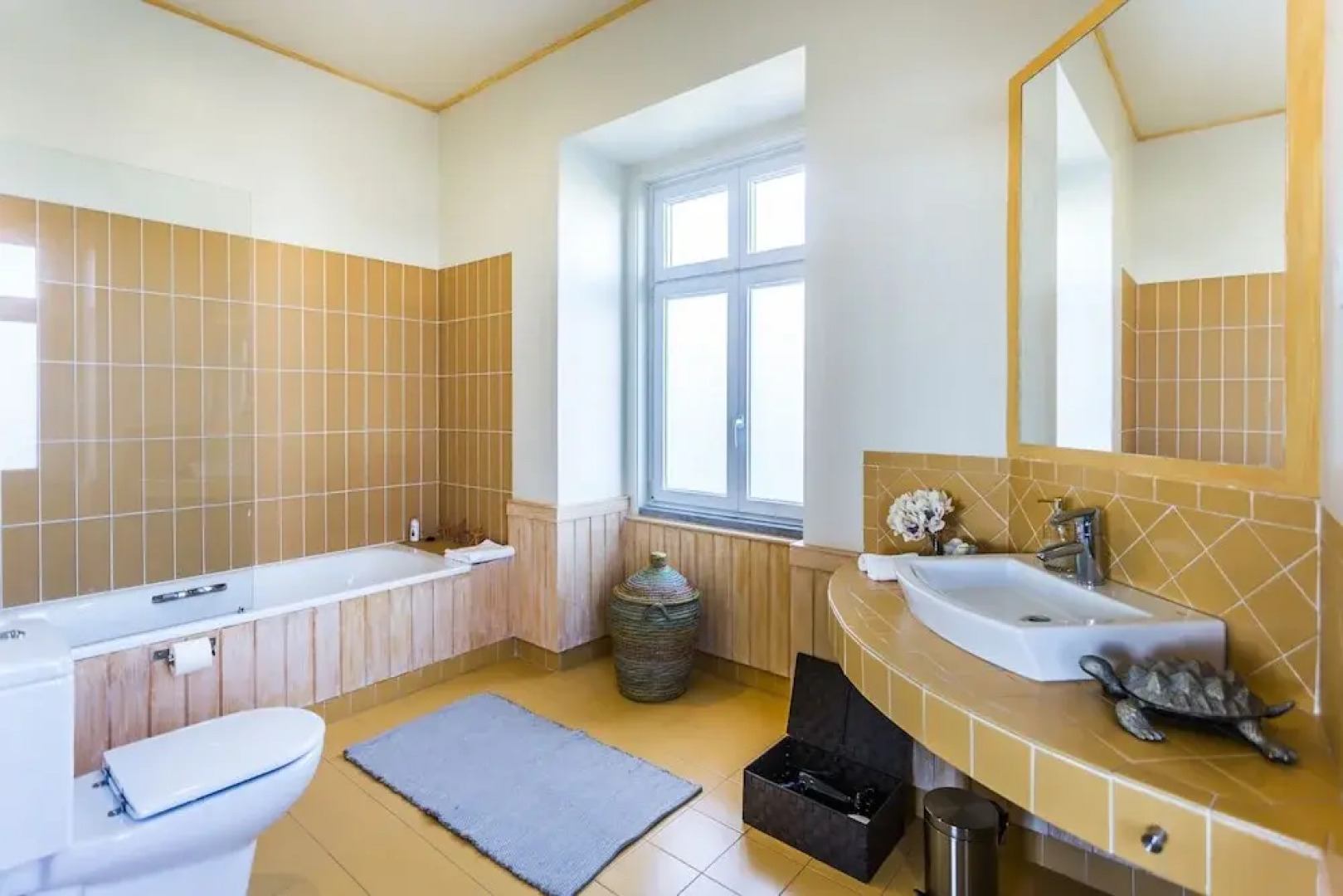 Seafront Manor by Cadenzalux