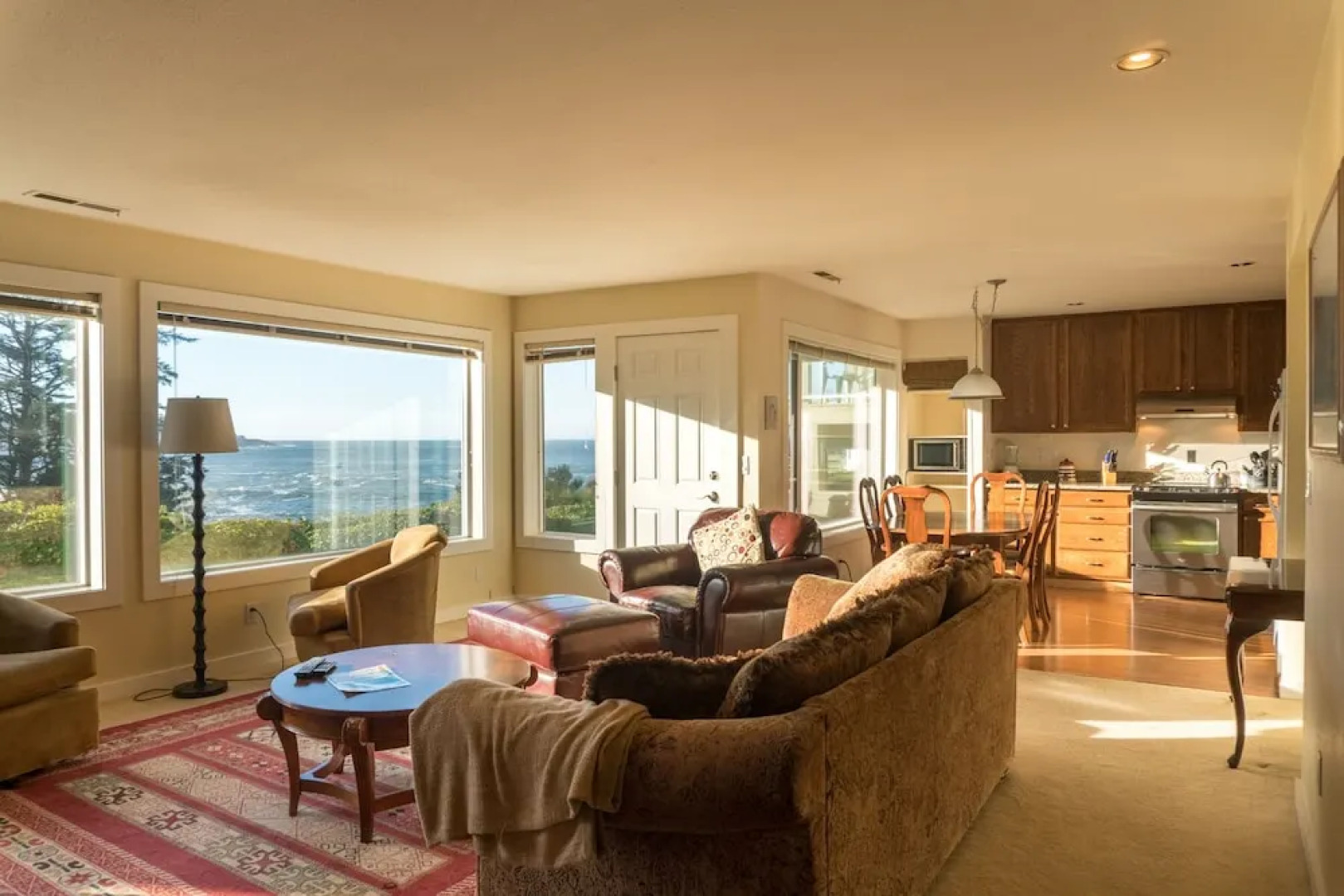 Commodore Condominium 1 2 Bedrooms 2 Bathrooms Condo