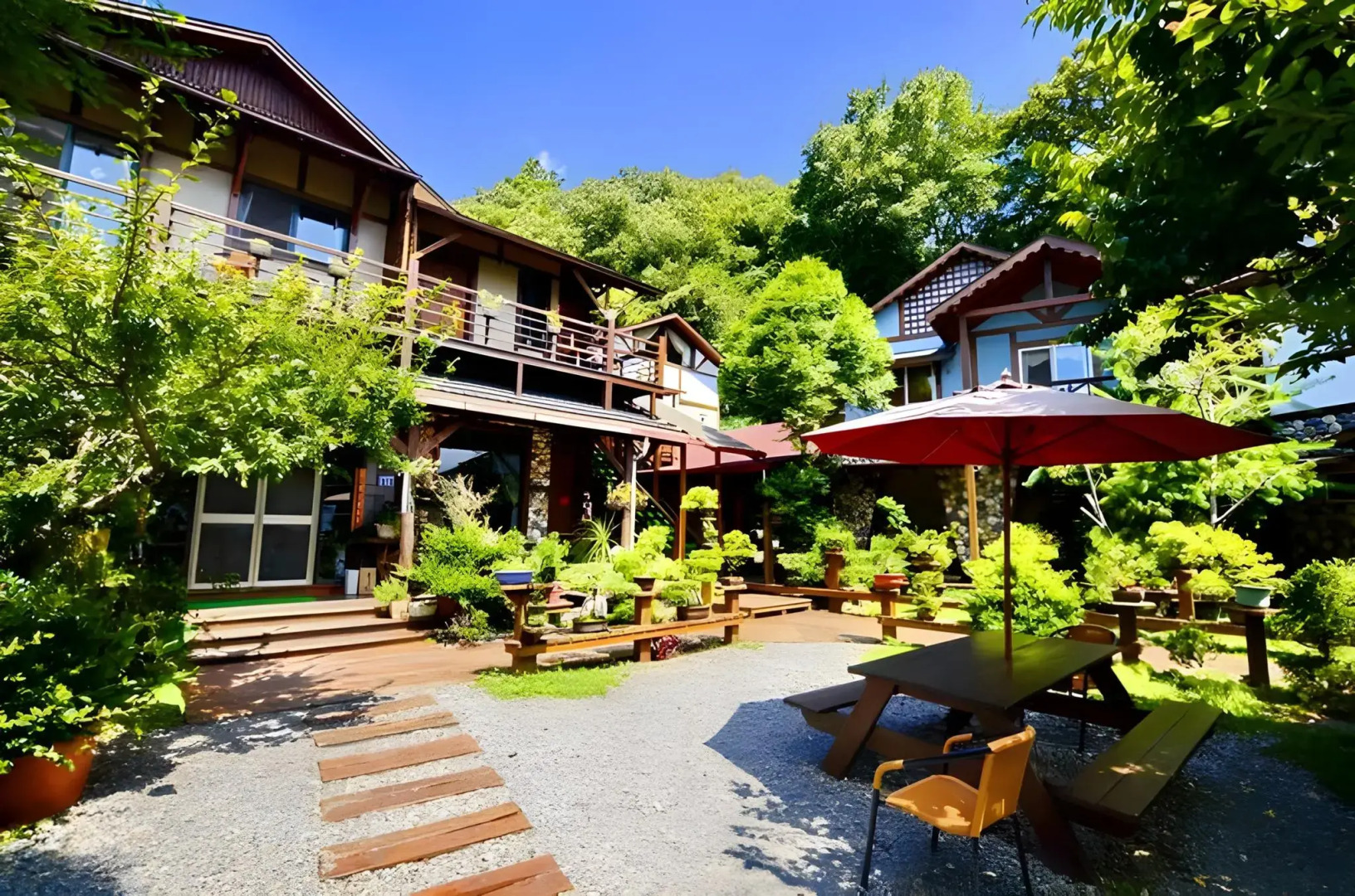 Shiyai Taoyuan B & B