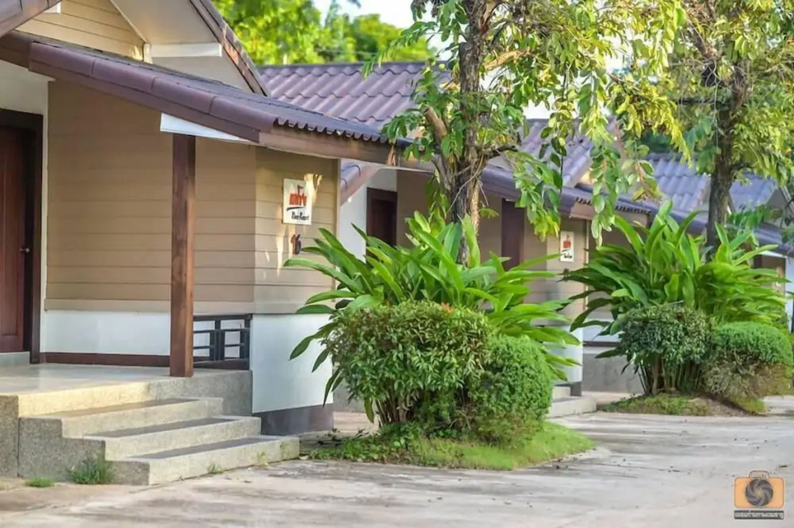 The Laekhong River Resort