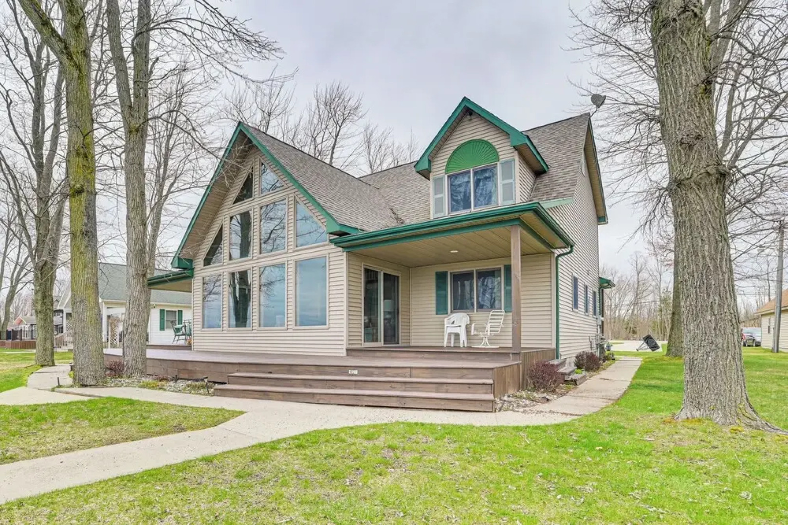 Family-friendly Houghton Lake House: Steps to Lake