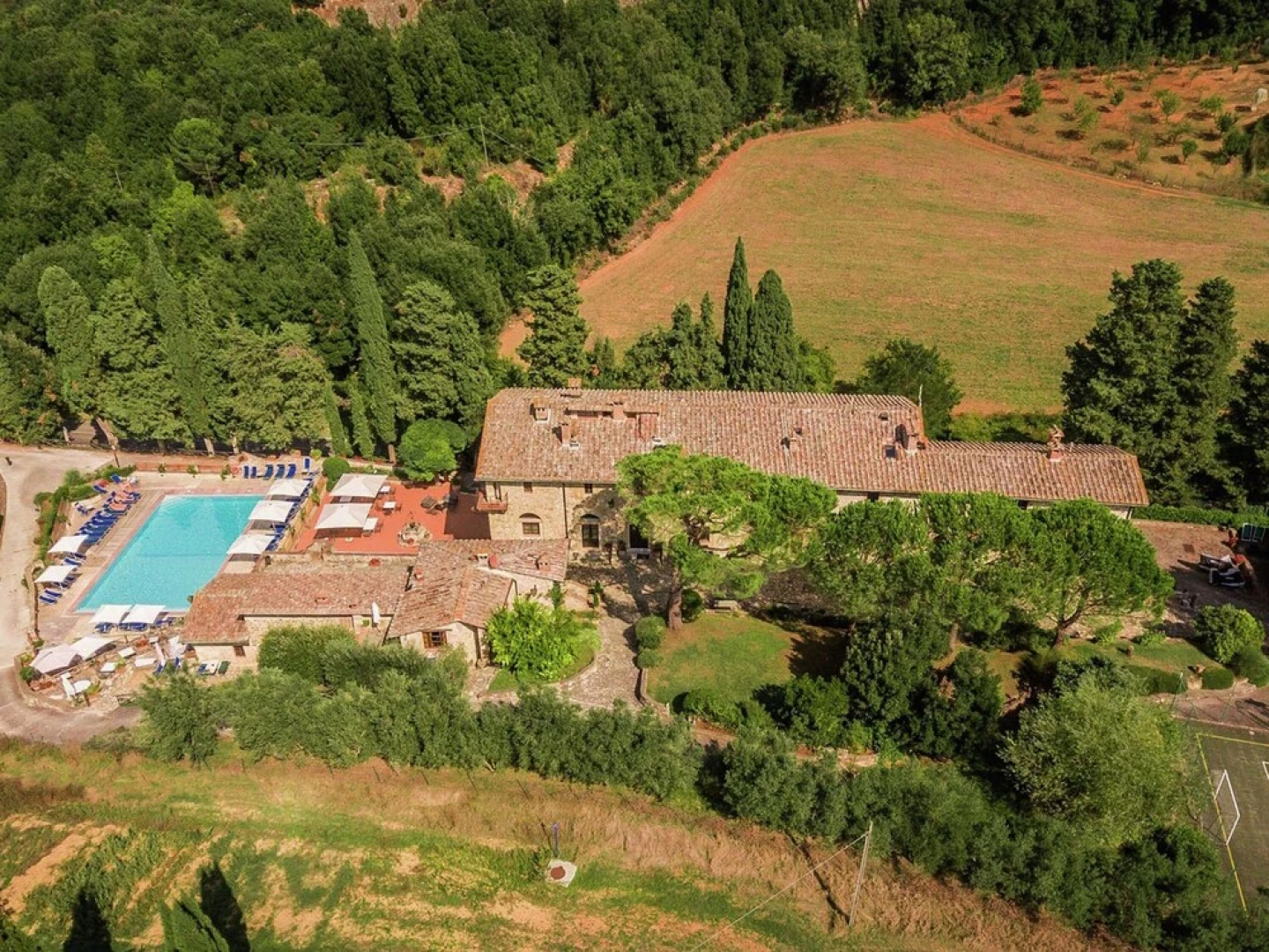 Spacious Apartment on an Estate From the 14th Century, Centrally Located in Tuscany