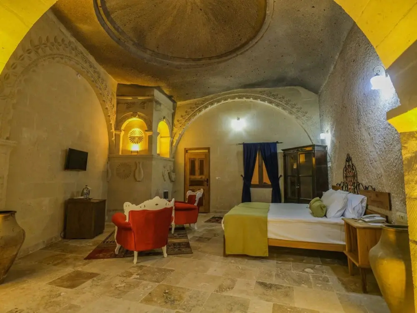 Kalsedon Cave Suites
